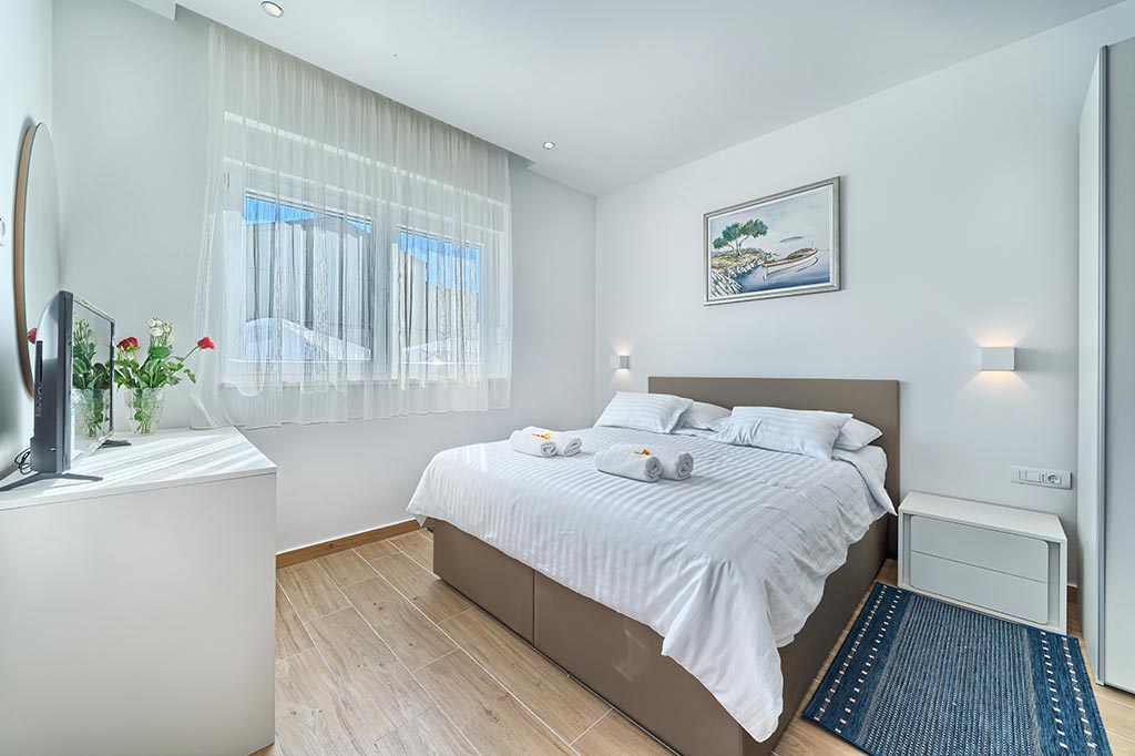 picture of a single room