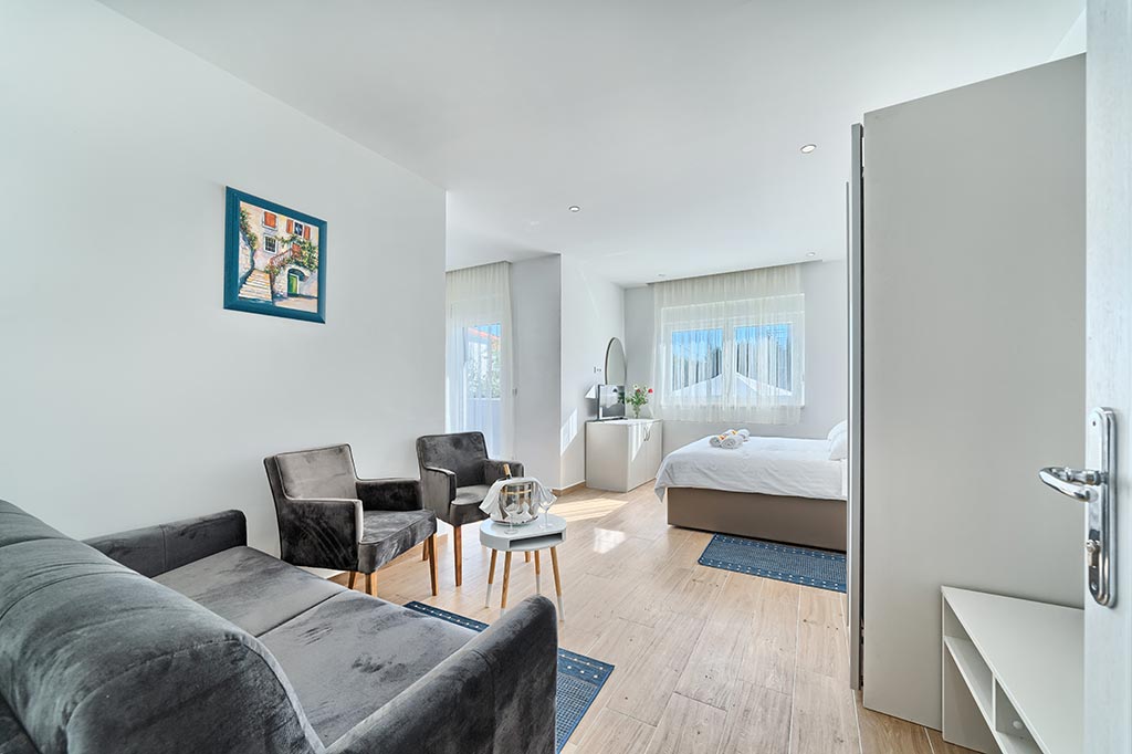 triple room villa dvori